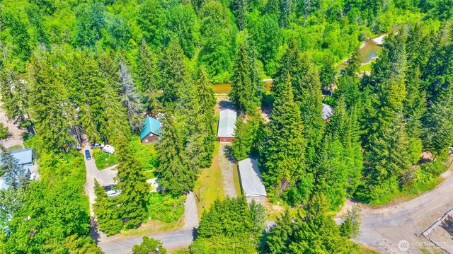 561 Sun Island Drive, Easton, WA 98925