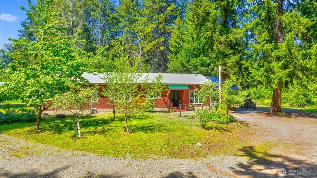 561 Sun Island Drive, Easton, WA 98925