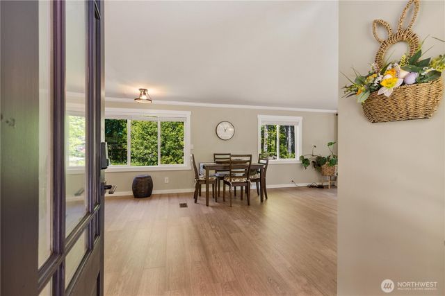 561 Sun Island Drive, Easton, WA 98925