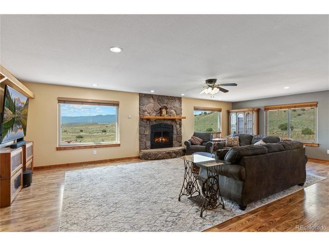 507 Van Egmond Dr, Penrose, CO 81240