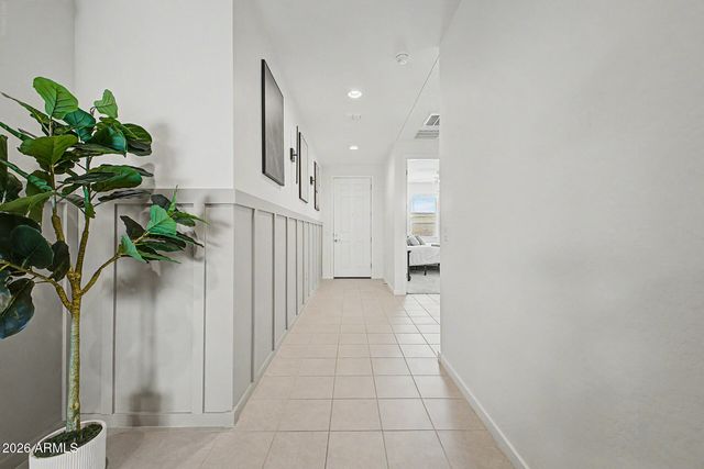 4370 W SUNCUP Drive, San Tan Valley, AZ 85144