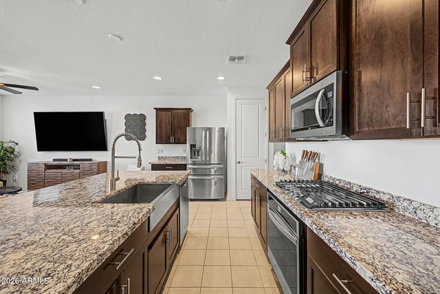 4370 W SUNCUP Drive, San Tan Valley, AZ 85144