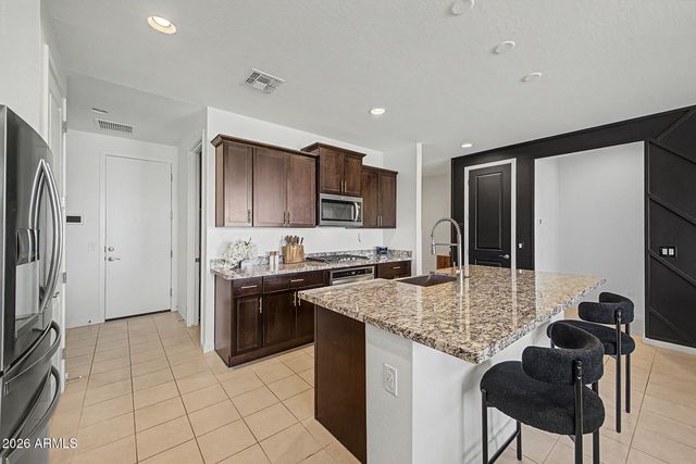 4370 W SUNCUP Drive, San Tan Valley, AZ 85144