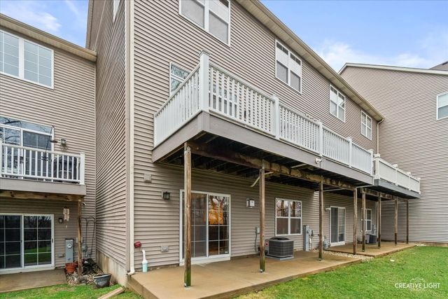 381 Hickory Lane, South Elgin, IL 60177