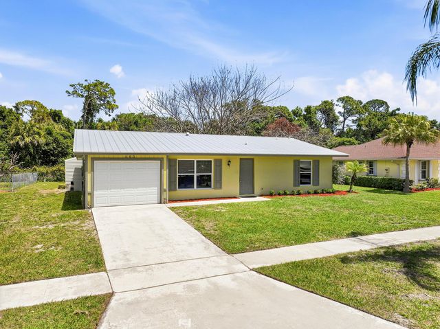 445 NE Armory Circle, Port St. Lucie, Port St Lucie, FL 34983