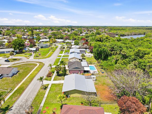 445 NE Armory Circle, Port St. Lucie, Port St Lucie, FL 34983