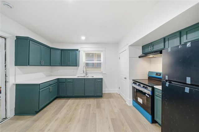 4112 Chestnut Avenue, Kansas City, MO 64130