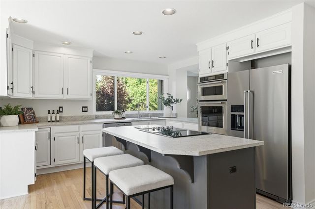 1934 S Parfet Drive, Lakewood, CO 80227