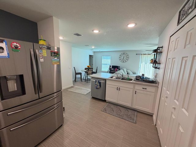 1001 Happiness Avenue SW, Palm Bay, FL 32908