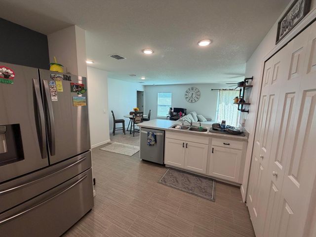 1001 Happiness Avenue SW, Palm Bay, FL 32908