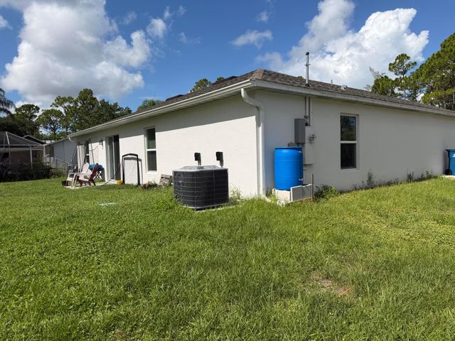 1001 Happiness Avenue SW, Palm Bay, FL 32908