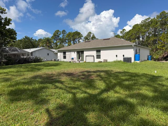 1001 Happiness Avenue SW, Palm Bay, FL 32908