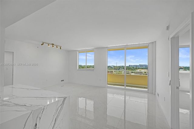 2775 NE 187th Street 514, Aventura, FL 33180