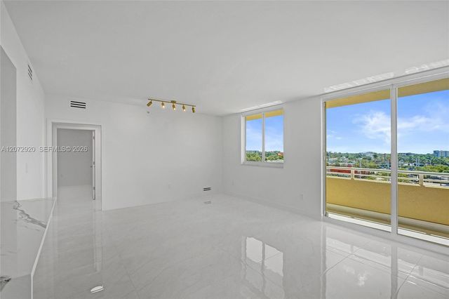 2775 NE 187th Street 514, Aventura, FL 33180