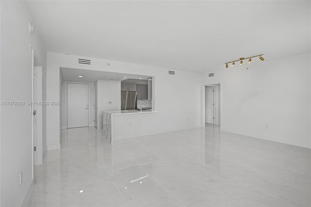 2775 NE 187th Street 514, Aventura, FL 33180