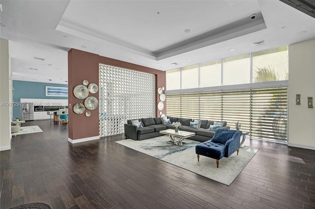 2775 NE 187th Street 514, Aventura, FL 33180