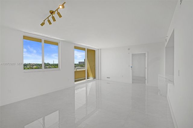 2775 NE 187th Street 514, Aventura, FL 33180