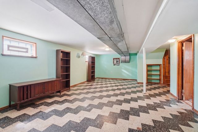 10140 S Washtenaw Avenue, Chicago, IL 60655