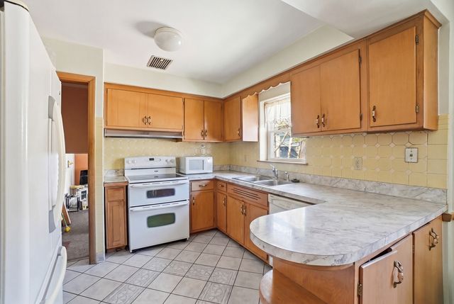 10140 S Washtenaw Avenue, Chicago, IL 60655