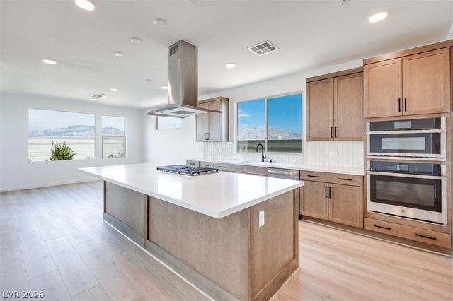 10324 Peako Hills Avenue, Las Vegas, NV 89166