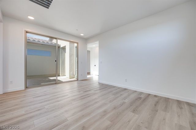 10324 Peako Hills Avenue, Las Vegas, NV 89166