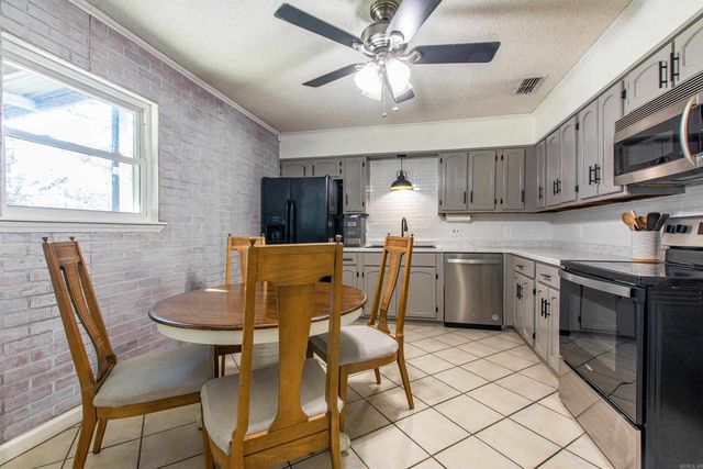 987 Joyce Drive, Benton, AR 72019