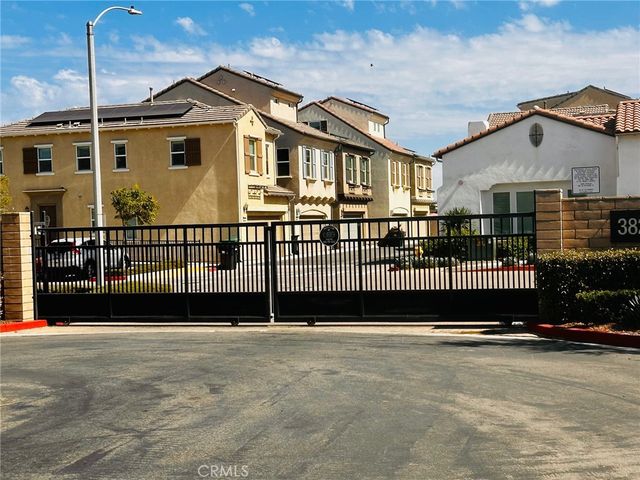 3827 Grant Street 28, Corona, CA 92879