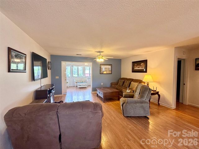 3 Wintry Drive, Hendersonville, NC 28792