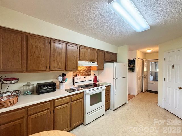 3 Wintry Drive, Hendersonville, NC 28792