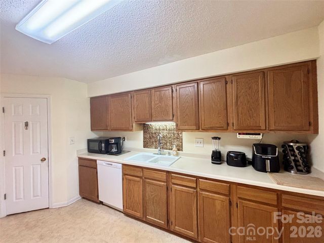 3 Wintry Drive, Hendersonville, NC 28792