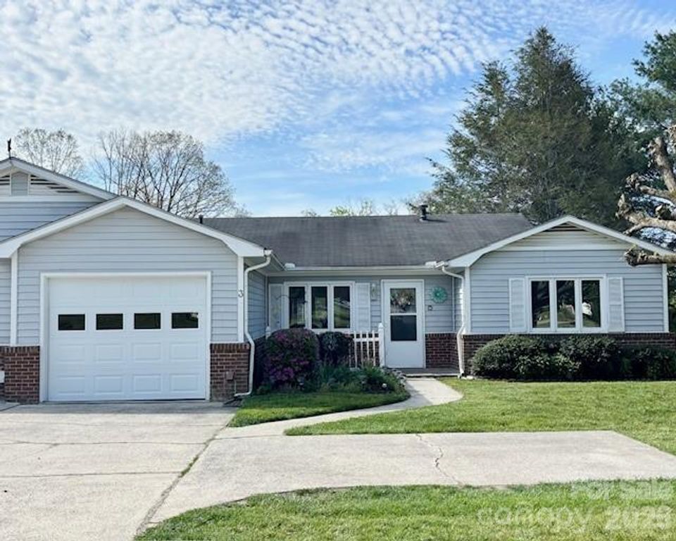 3 Wintry Drive, Hendersonville, NC 28792