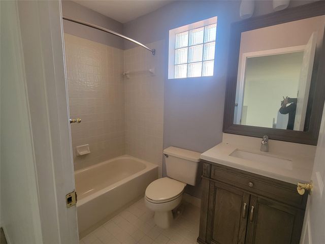 1505 Harbour Side Dr, Weston, FL 33326