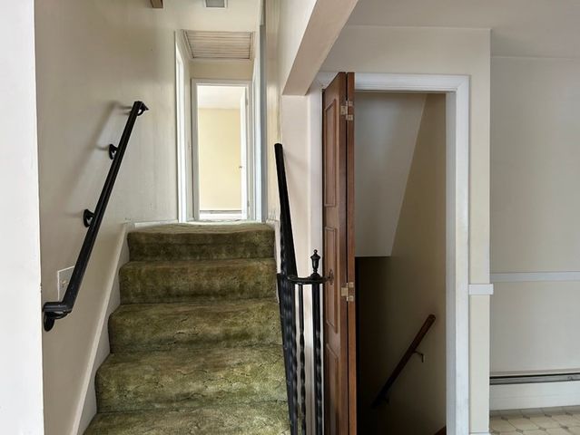 63 Meadowlark Dr, Longmeadow, MA 01106