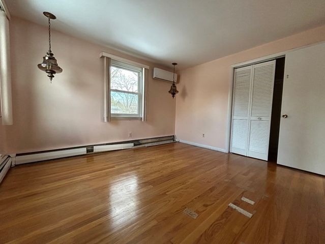 63 Meadowlark Dr, Longmeadow, MA 01106