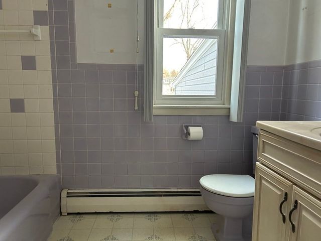 63 Meadowlark Dr, Longmeadow, MA 01106