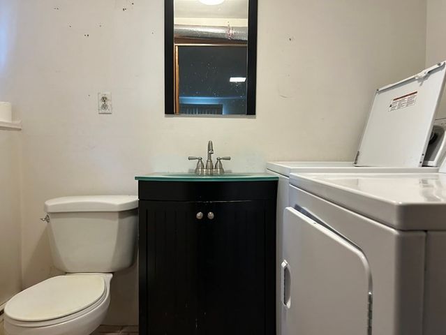 63 Meadowlark Dr, Longmeadow, MA 01106