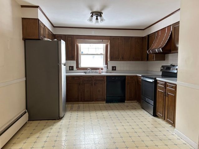 63 Meadowlark Dr, Longmeadow, MA 01106