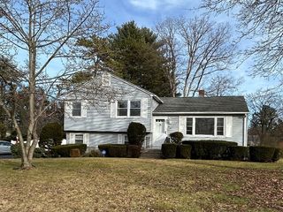 63 Meadowlark Dr, Longmeadow, MA 01106
