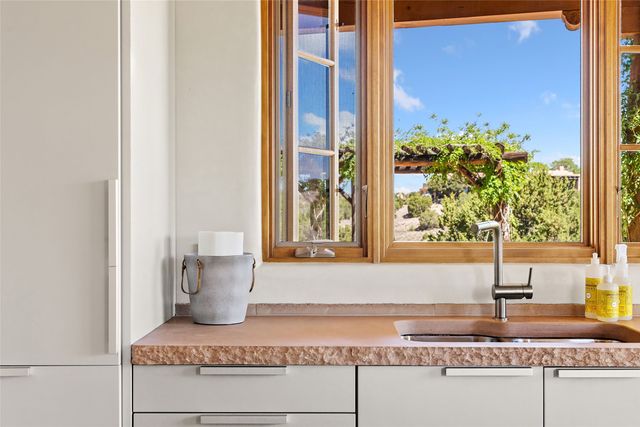 26 Amberwood Loop, Santa Fe, NM 87506