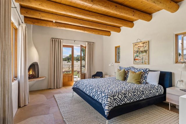 26 Amberwood Loop, Santa Fe, NM 87506