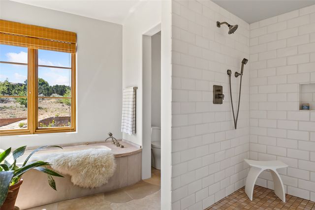 26 Amberwood Loop, Santa Fe, NM 87506