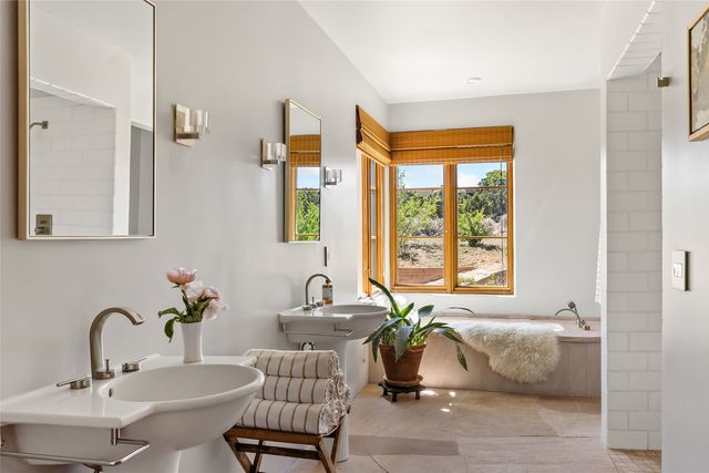 26 Amberwood Loop, Santa Fe, NM 87506