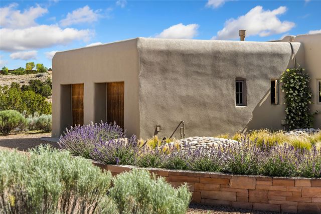 26 Amberwood Loop, Santa Fe, NM 87506