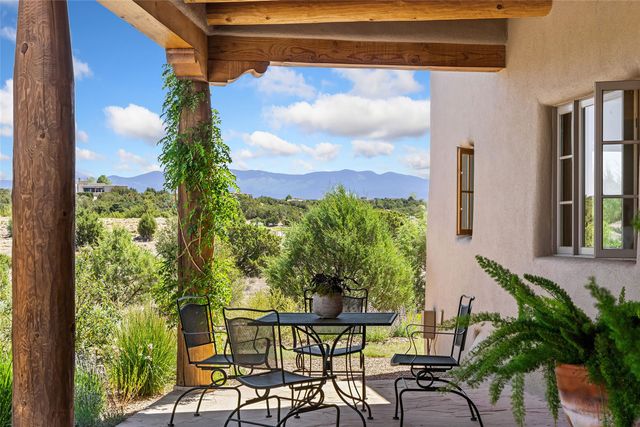26 Amberwood Loop, Santa Fe, NM 87506