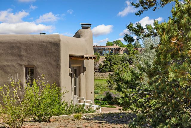 26 Amberwood Loop, Santa Fe, NM 87506