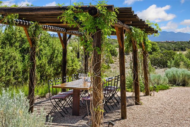 26 Amberwood Loop, Santa Fe, NM 87506