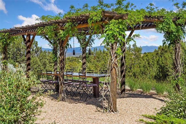 26 Amberwood Loop, Santa Fe, NM 87506