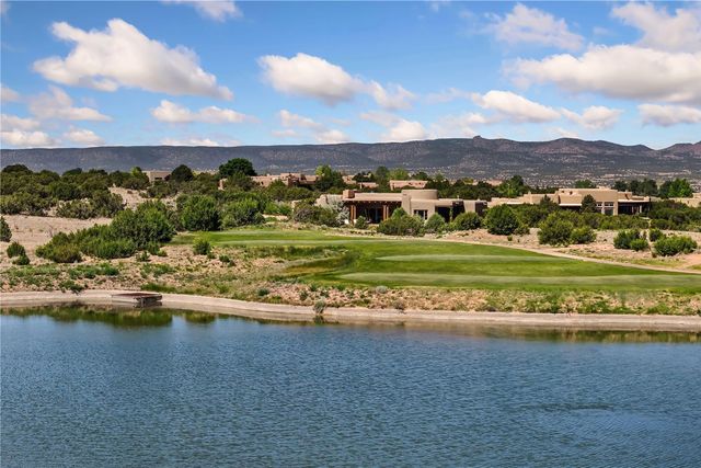 26 Amberwood Loop, Santa Fe, NM 87506