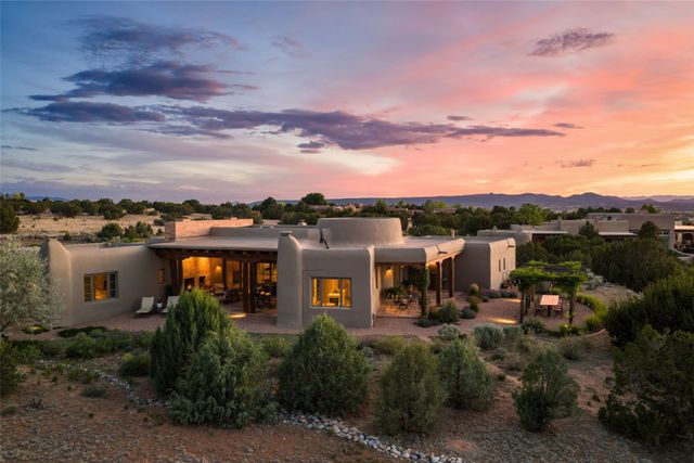 26 Amberwood Loop, Santa Fe, NM 87506