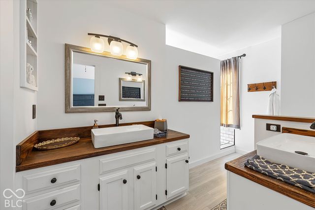 7100 Oakview Cir Circle, Noblesville, IN 46062